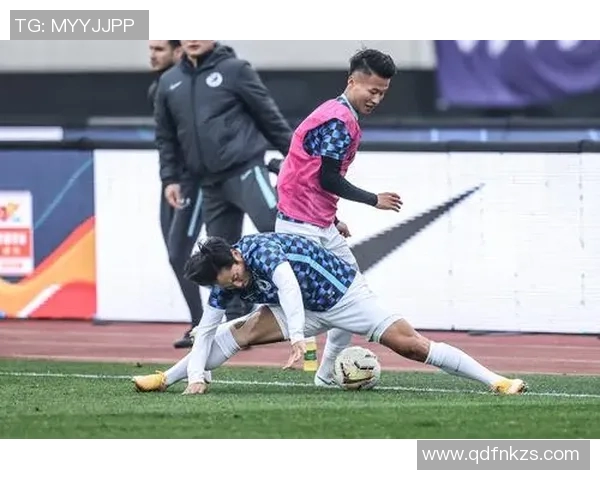 汕头特色杯足球比赛精彩直播尽在眼前，快来一起为球队加油助威吧