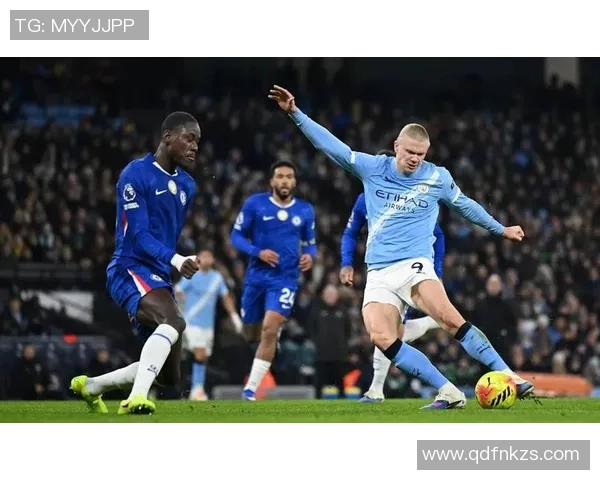 曼城迎战巡游者全力争胜展现英超豪门风采